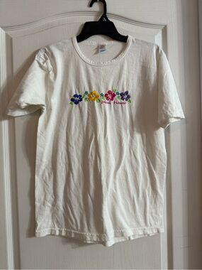 Sun International Embroidered Hibiscus Maui Hawaii Tshirt M. JN-106